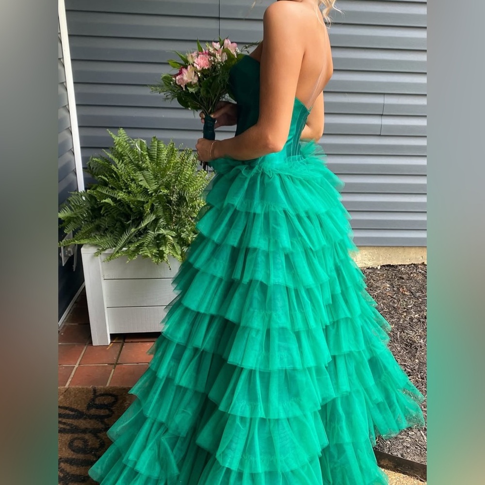 Sherri Hill Women’s Emerald Green Strapless Tiered Tulle Prom Dress Sz 4 (56087) - Picture 4 of 11